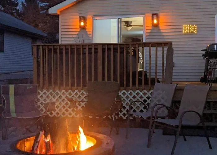 Casa de férias Gorgeous Nautical House Chain O' Lakes With Hot Tub Option *